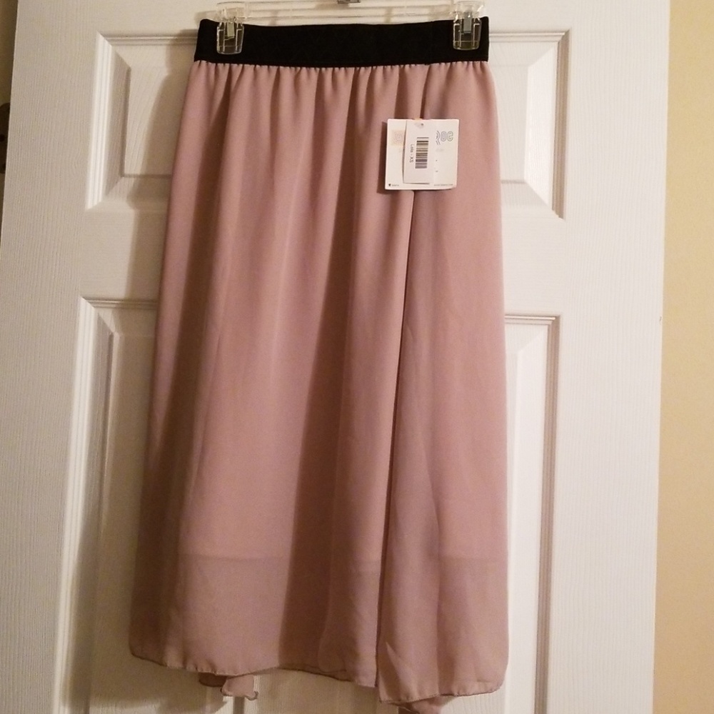 BNWT Lularoe Lola skirt